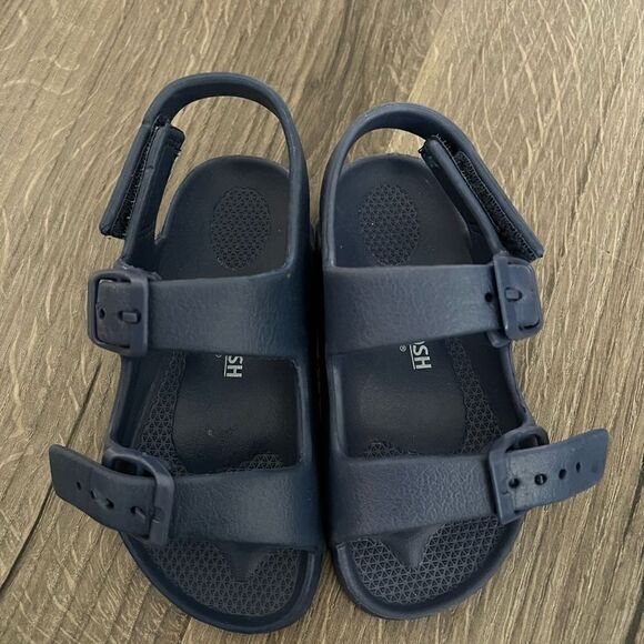 OSHKOSH B'GOSH Rivar Sandals Toddler size 8 M - Picture 1 of 3